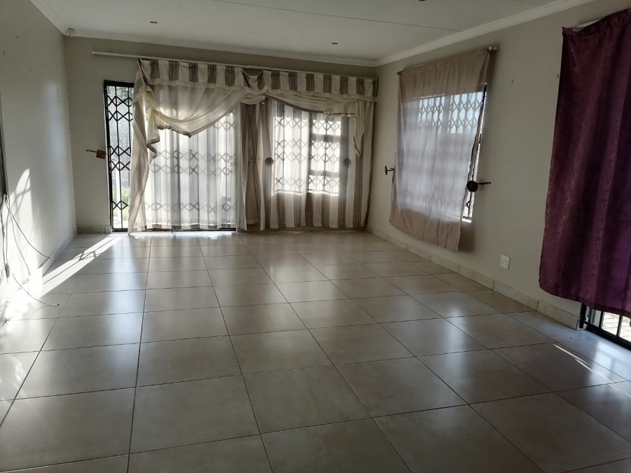 4 Bedroom Property for Sale in Bloemspruit Free State